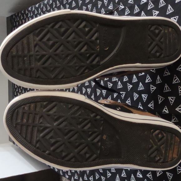 Size 5.5 Chuck Taylor Converse All-Star - Picture 3 of 6